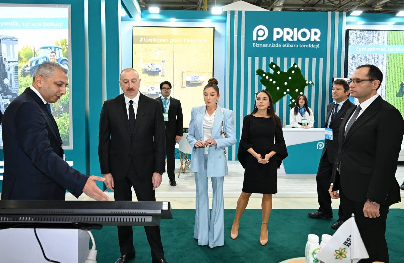 Prezident İlham Əliyev Agro Dairy-nin Caspian Agro Week 2026 sərgisindəki stendini ziyarət edib